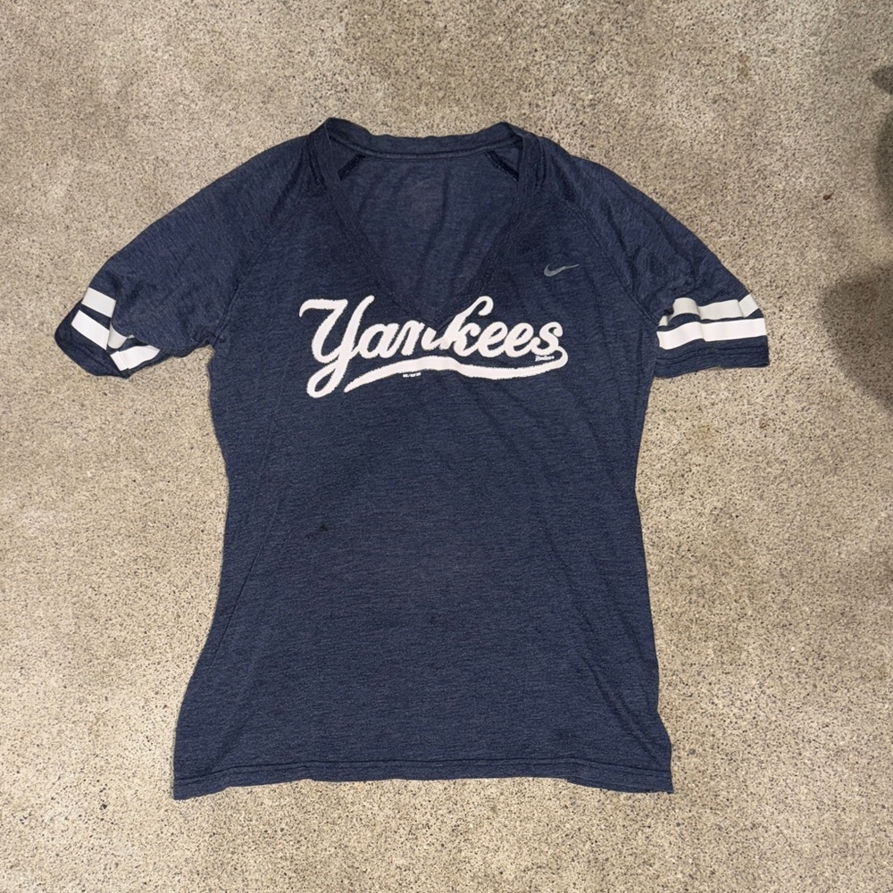 Vintage Nike New York Yankees Women's V-Neck Script T-Shirt